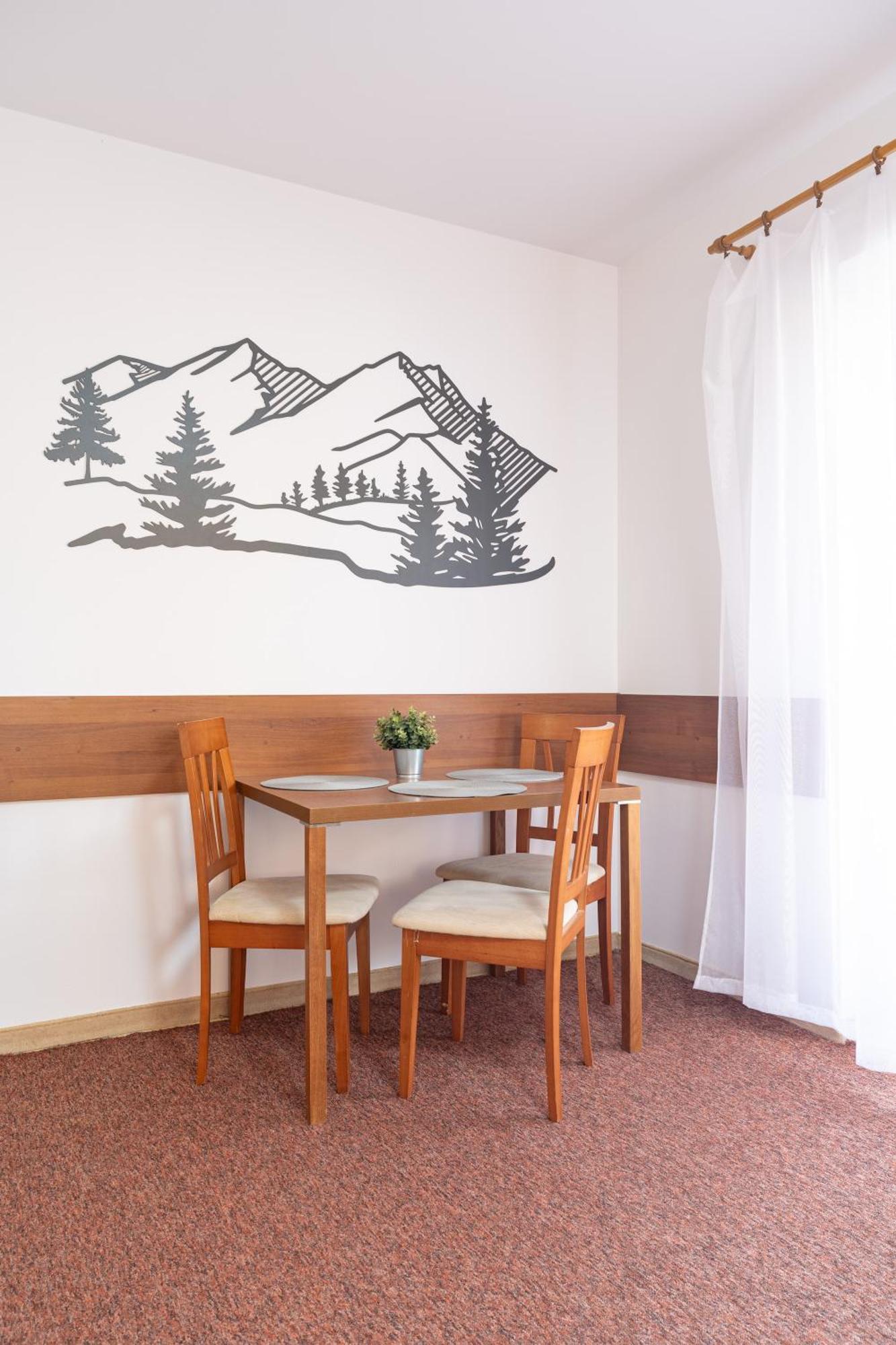 Family & Friends Apartment Велка Ломница Екстериор снимка